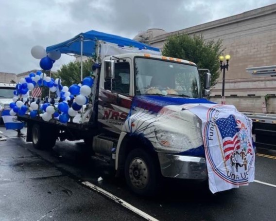 Tow Truck Dressed in The Colors in The Salvadorean Flag